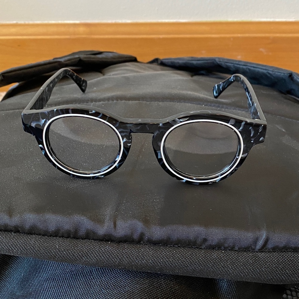 Stylish Black Patterned Men's or women’s Glasses